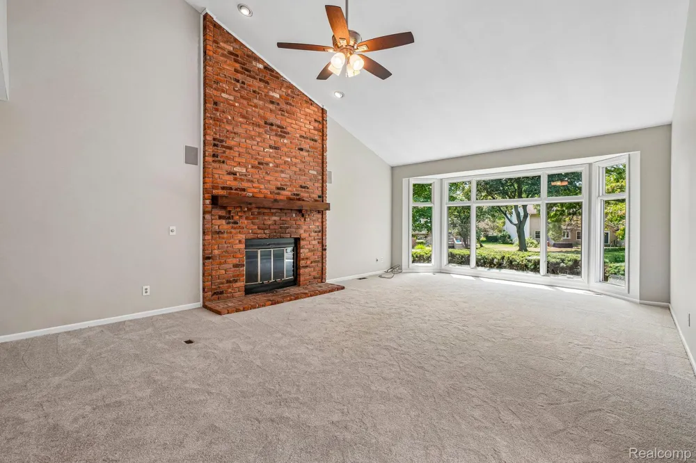 4523 Rivers Edge Drive Troy City, MI 48098