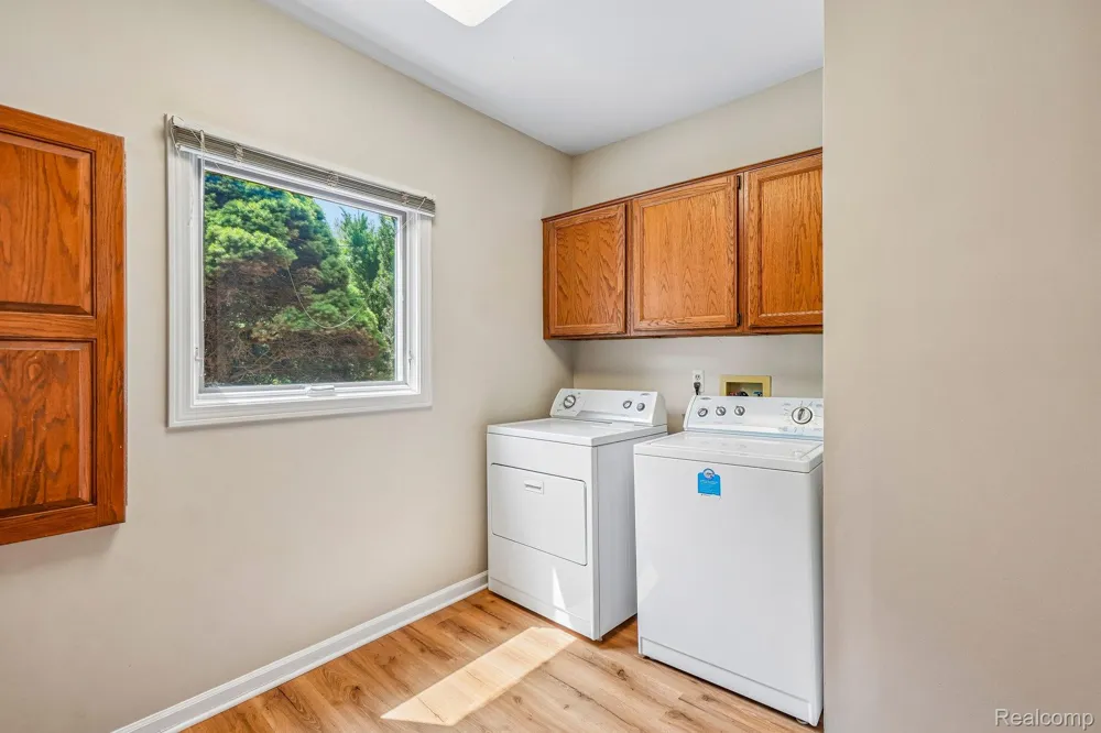 4523 Rivers Edge Drive Troy City, MI 48098