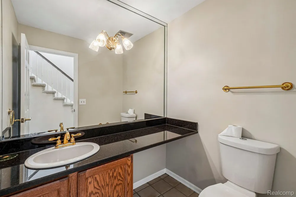 4523 Rivers Edge Drive Troy City, MI 48098