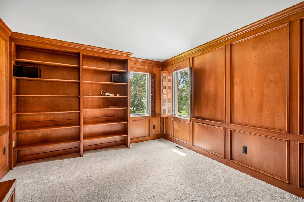 4523 Rivers Edge Drive Troy City, MI 48098