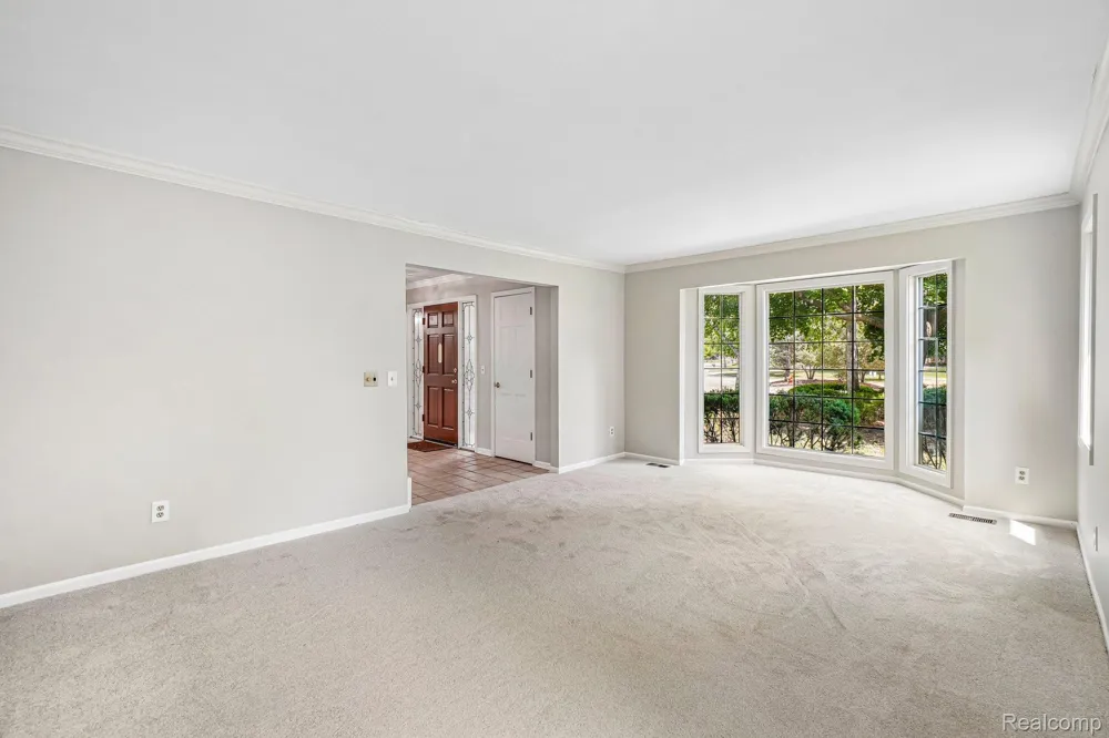 4523 Rivers Edge Drive Troy City, MI 48098