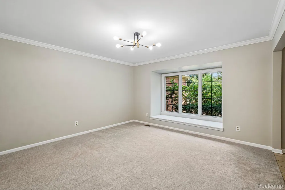 4523 Rivers Edge Drive Troy City, MI 48098