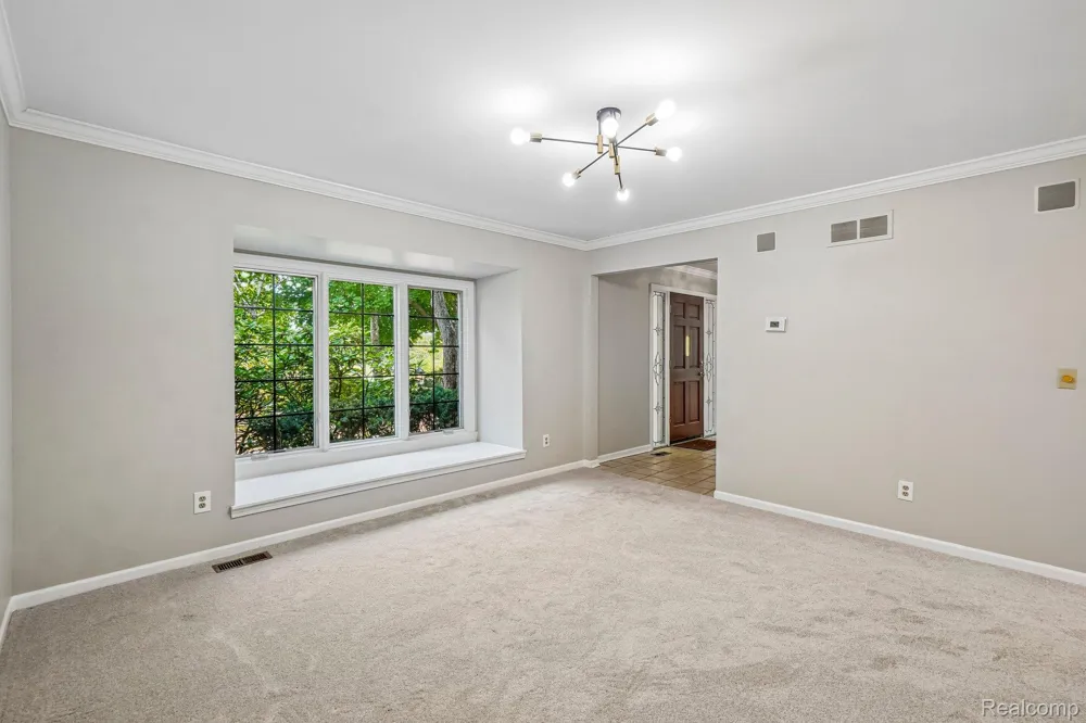 4523 Rivers Edge Drive Troy City, MI 48098