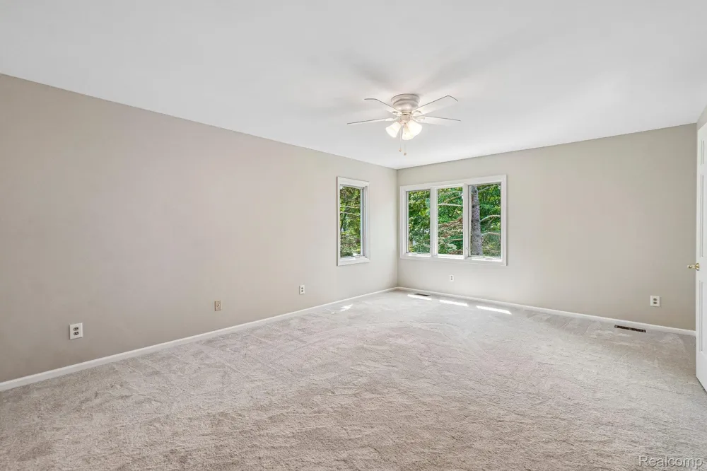 4523 Rivers Edge Drive Troy City, MI 48098