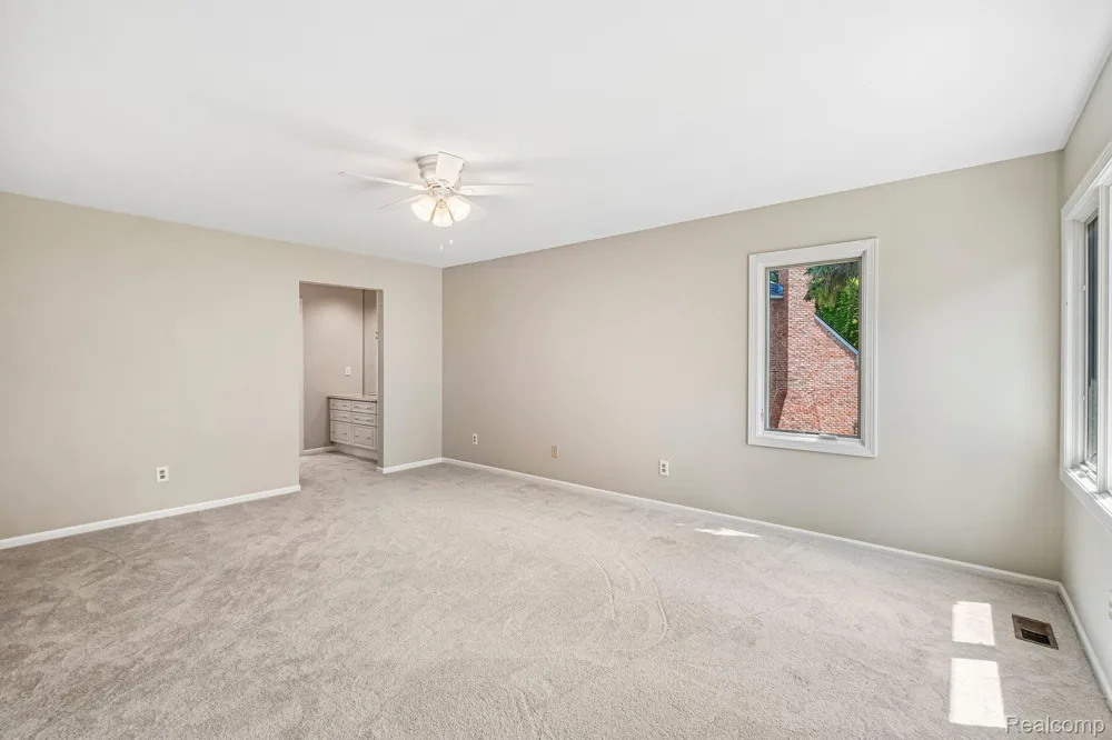 4523 Rivers Edge Drive Troy City, MI 48098