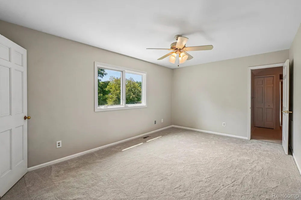 4523 Rivers Edge Drive Troy City, MI 48098