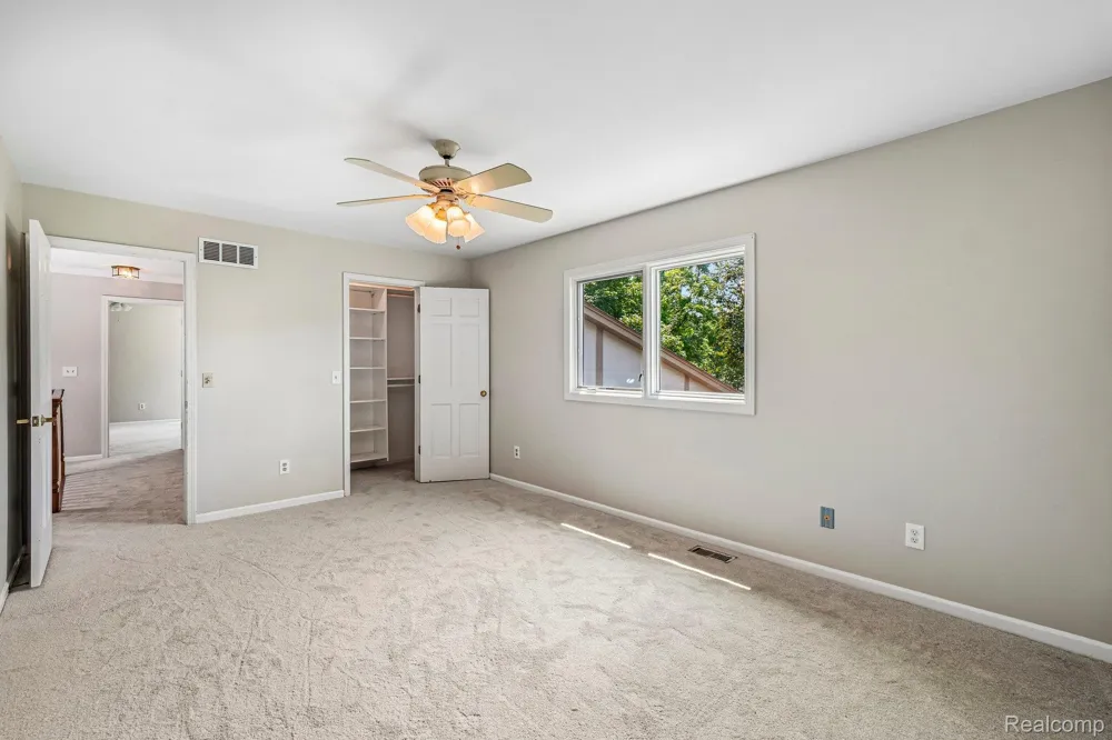 4523 Rivers Edge Drive Troy City, MI 48098