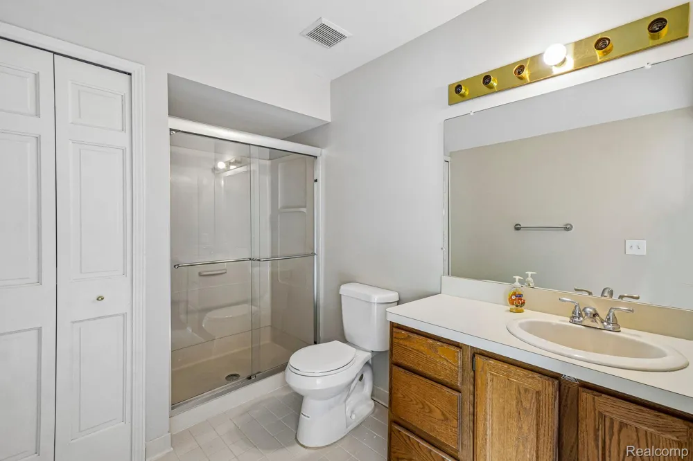 4523 Rivers Edge Drive Troy City, MI 48098