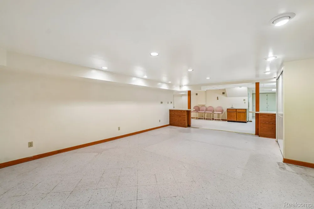 4523 Rivers Edge Drive Troy City, MI 48098