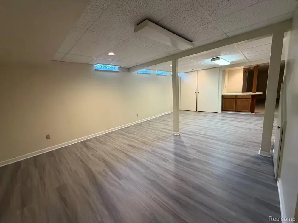 4523 Rivers Edge Drive Troy City, MI 48098