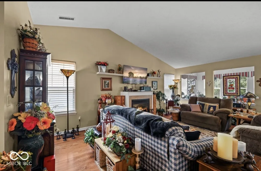 5241 Ariana Court Indianapolis, IN 46227
