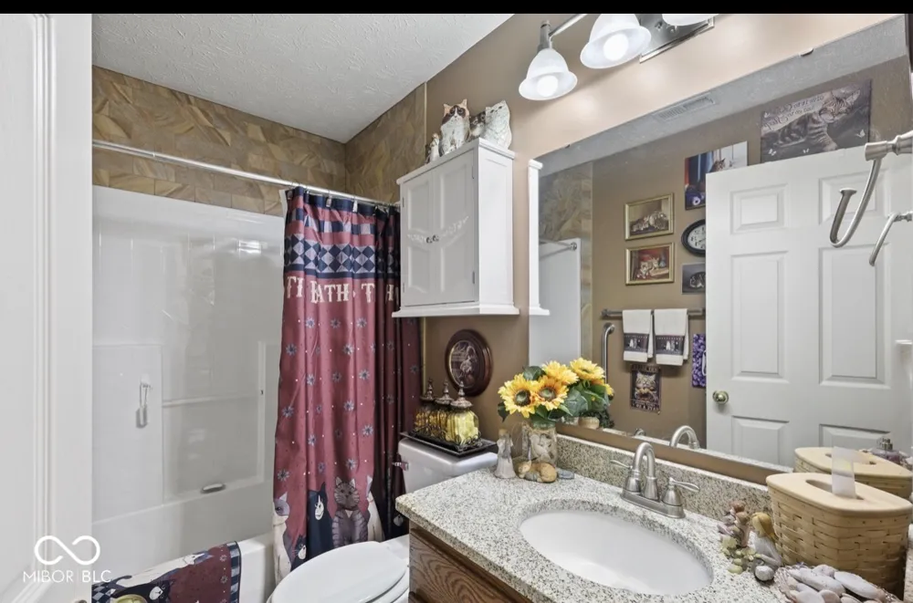 5241 Ariana Court Indianapolis, IN 46227