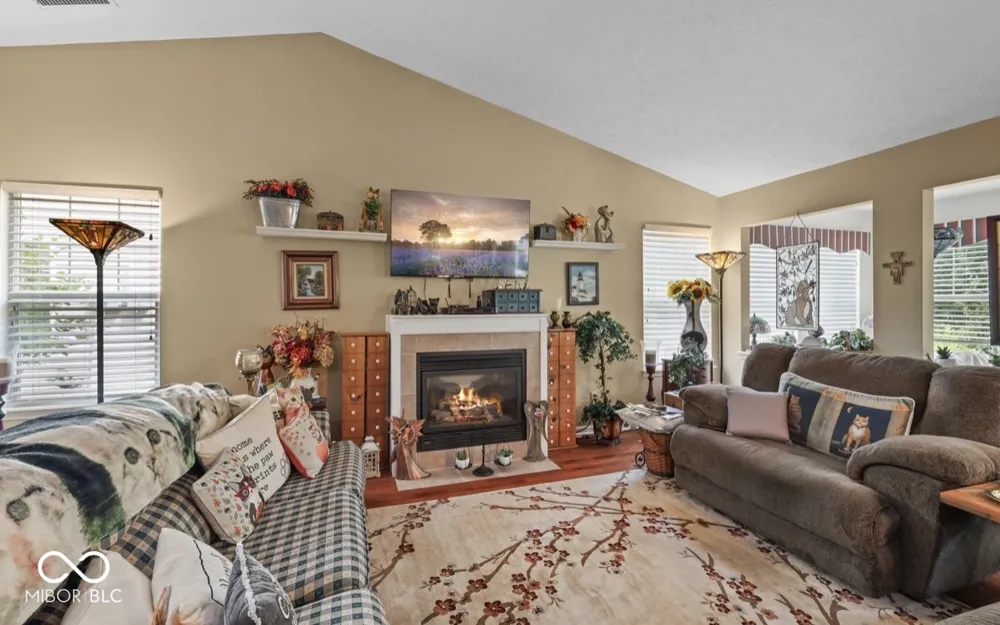 5241 Ariana Court Indianapolis, IN 46227