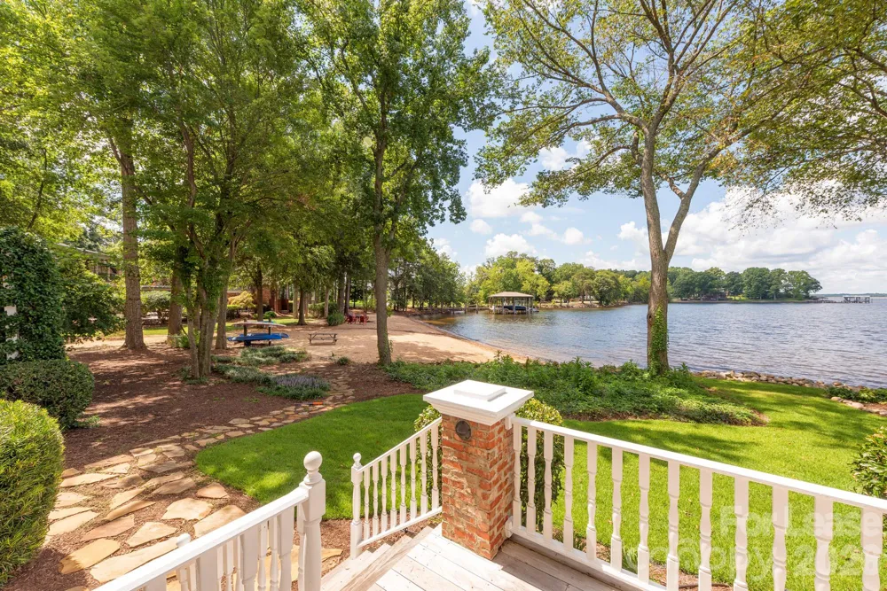 17831 Mollypop Lane Cornelius, NC 28031