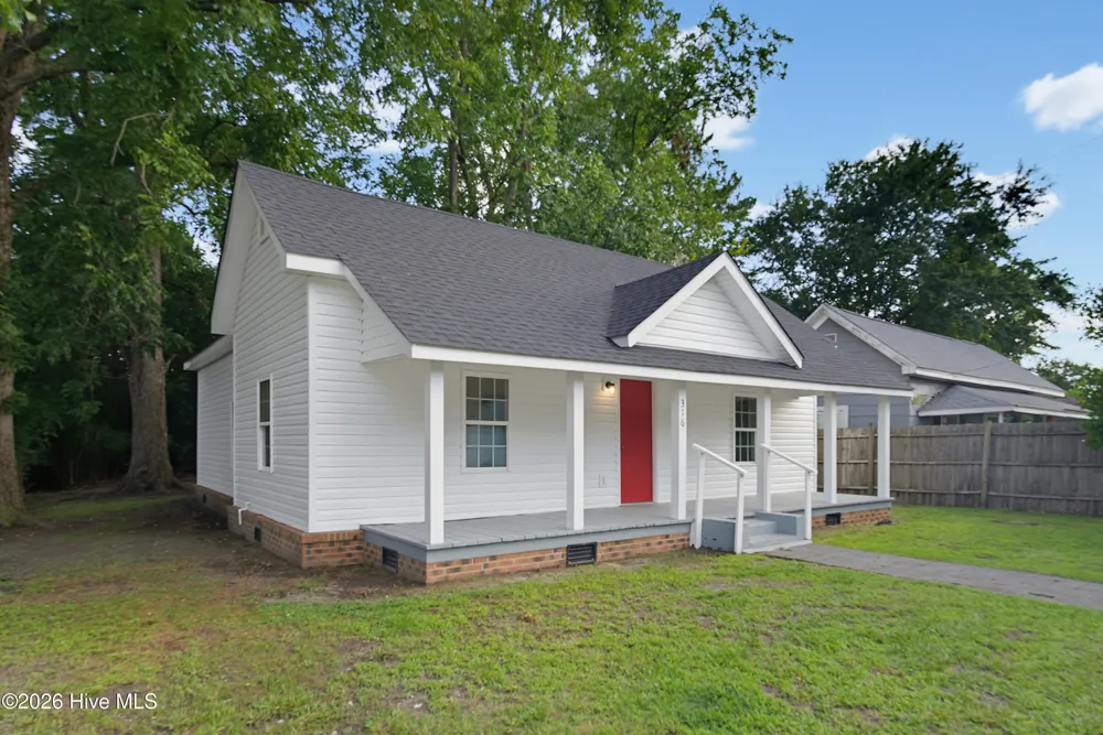 316 E Walter Street Whiteville, NC 28472