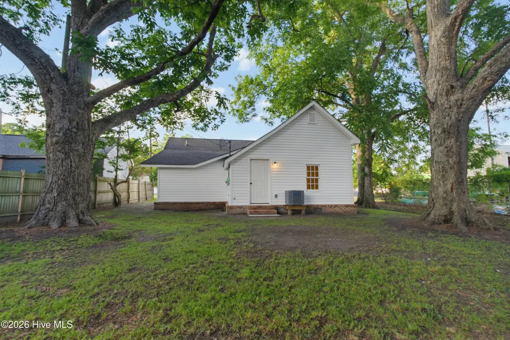 316 E Walter Street Whiteville, NC 28472