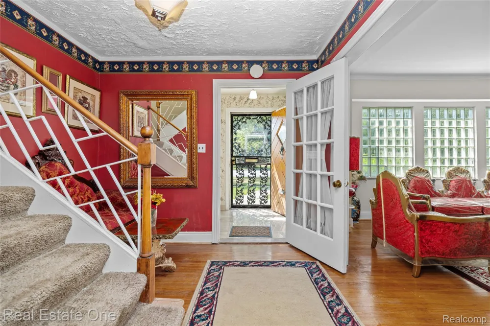 10035 W Outer Drive Detroit City, MI 48223