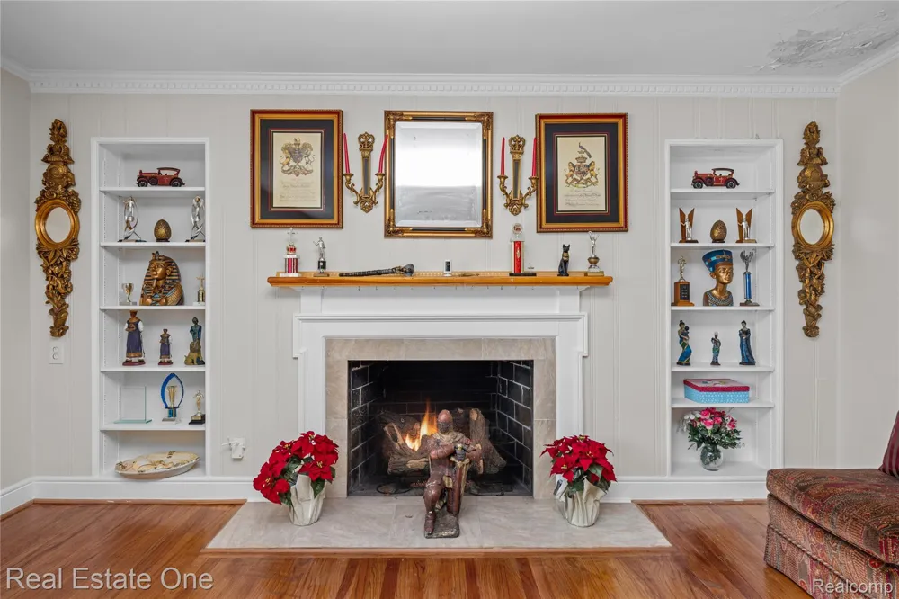 10035 W Outer Drive Detroit City, MI 48223