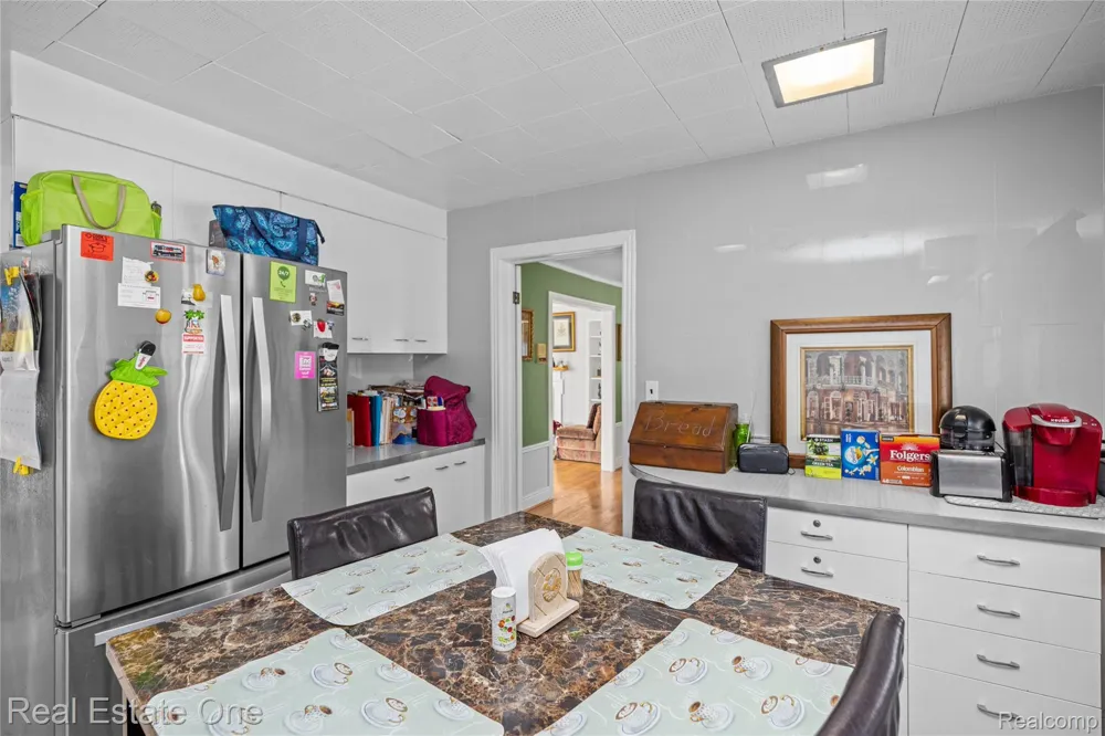 10035 W Outer Drive Detroit City, MI 48223