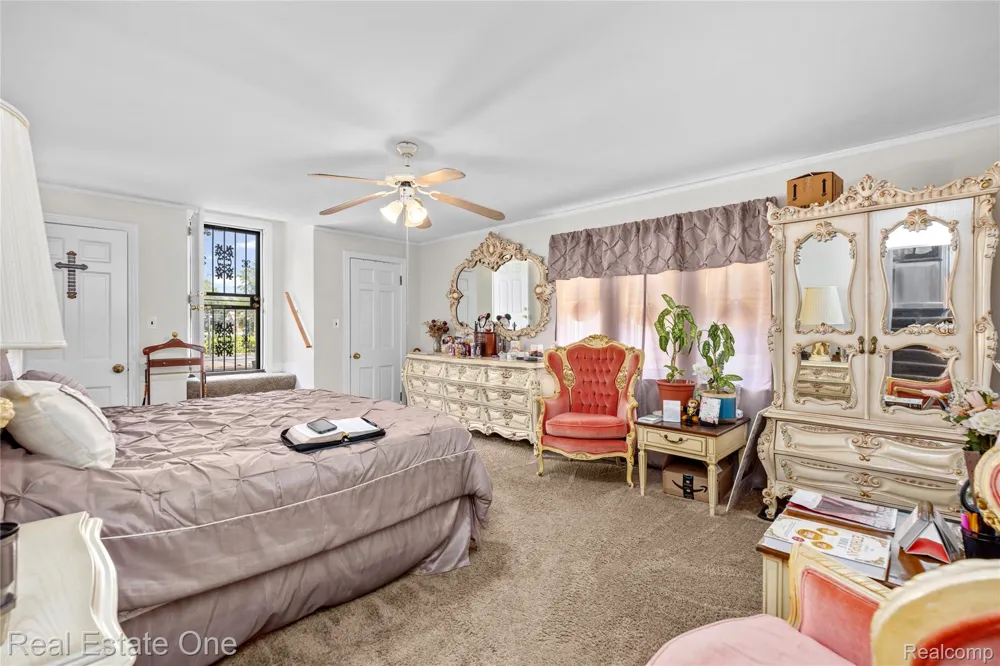 10035 W Outer Drive Detroit City, MI 48223
