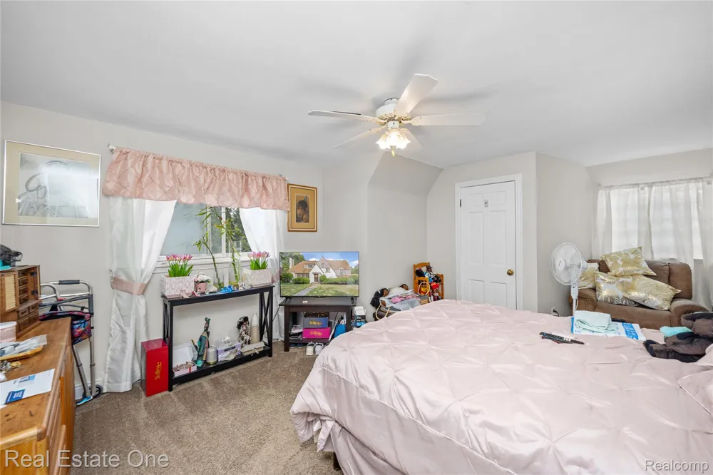 10035 W Outer Drive Detroit City, MI 48223