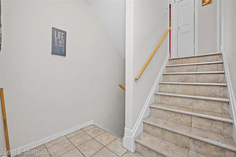 10035 W Outer Drive Detroit City, MI 48223