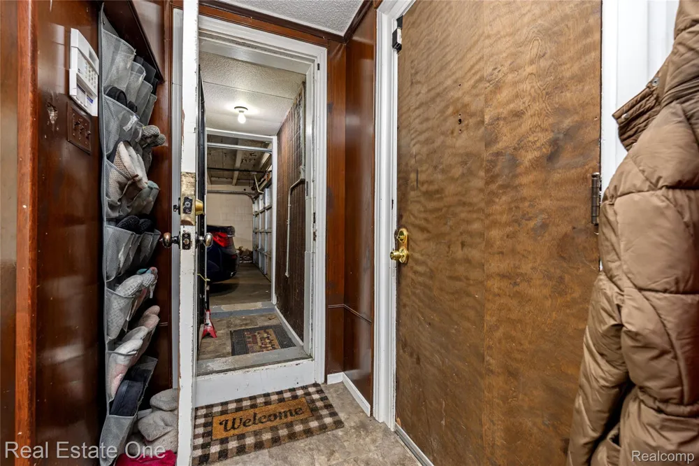 10035 W Outer Drive Detroit City, MI 48223