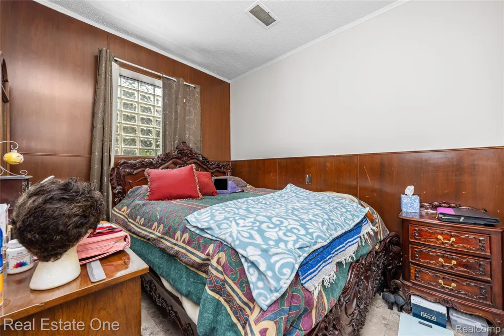 10035 W Outer Drive Detroit City, MI 48223