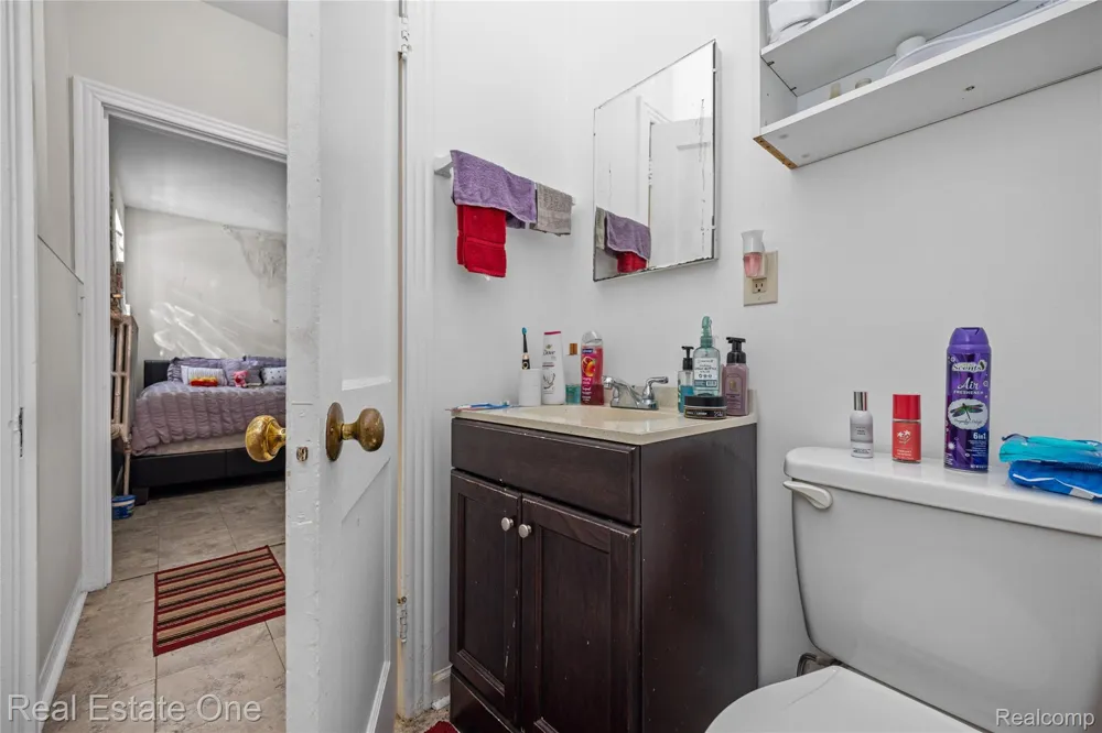 10035 W Outer Drive Detroit City, MI 48223