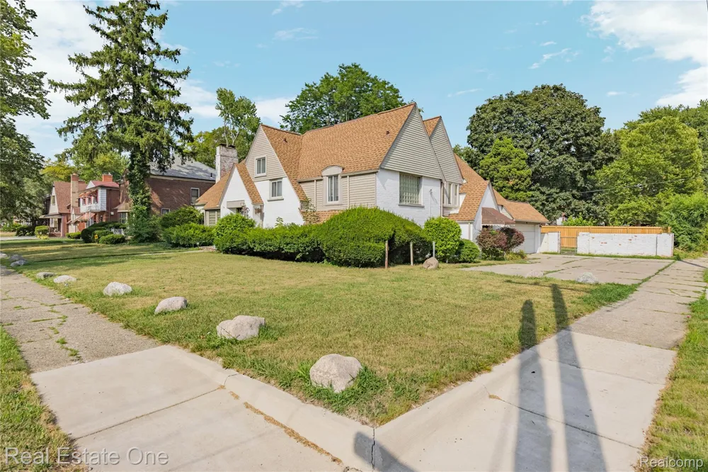 10035 W Outer Drive Detroit City, MI 48223