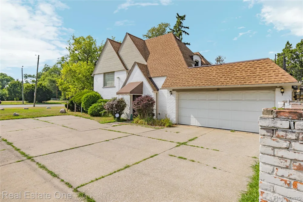 10035 W Outer Drive Detroit City, MI 48223