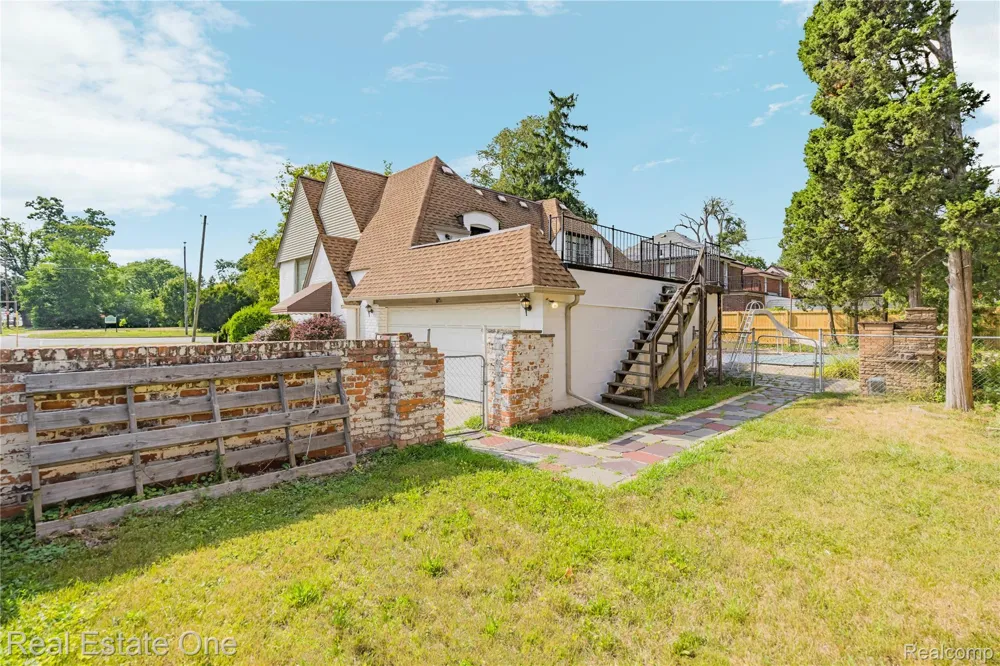 10035 W Outer Drive Detroit City, MI 48223