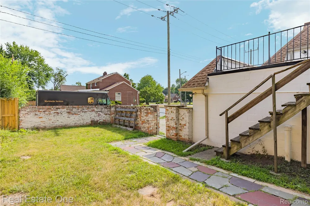 10035 W Outer Drive Detroit City, MI 48223