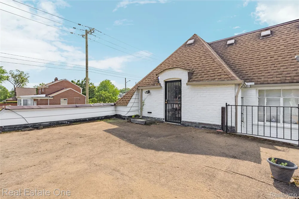 10035 W Outer Drive Detroit City, MI 48223