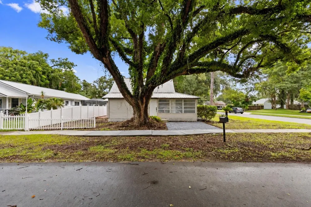 5450 10TH STREET Zephyrhills, FL 33542
