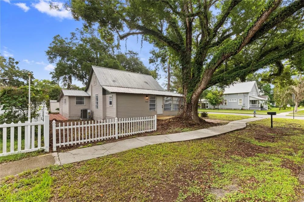 5450 10TH STREET Zephyrhills, FL 33542