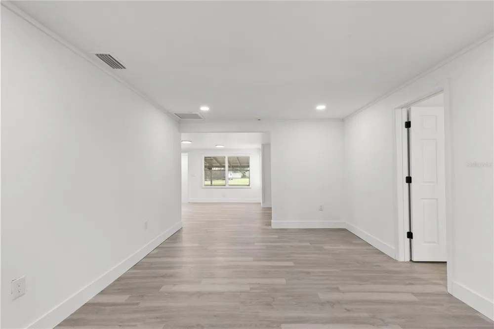 5450 10TH STREET Zephyrhills, FL 33542