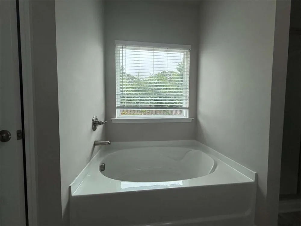 1521 Winding Ridge Trl Hoschton, GA 30548