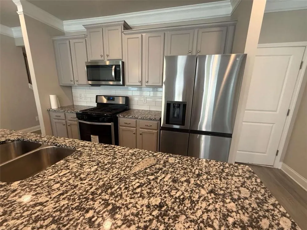 1521 Winding Ridge Trl Hoschton, GA 30548