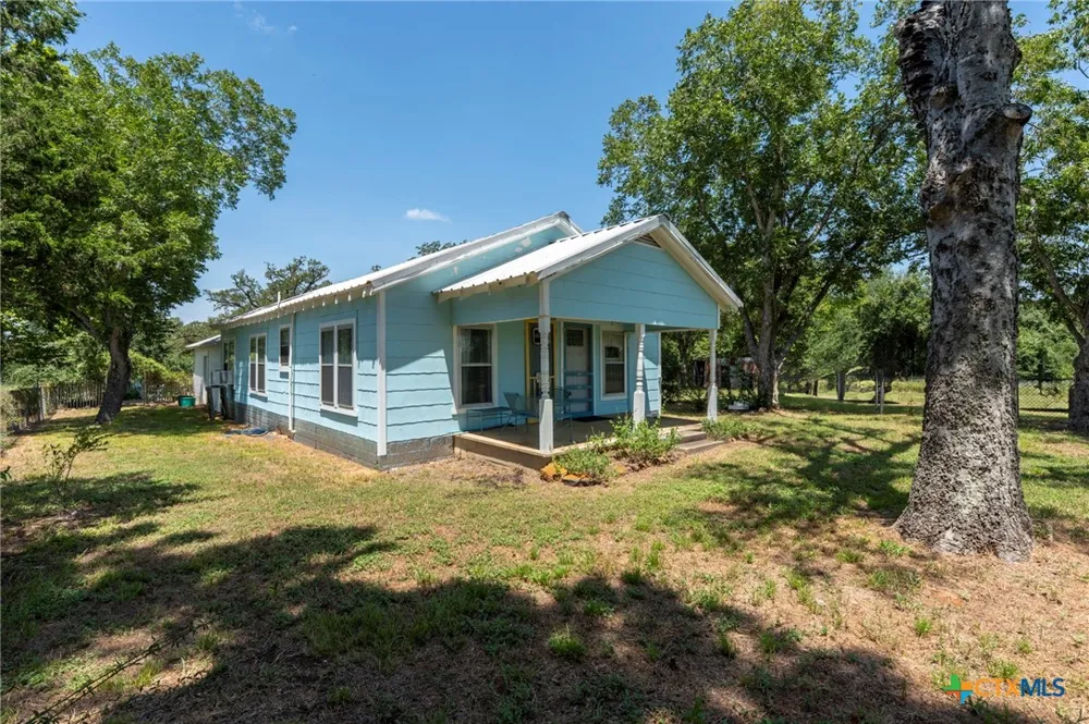 522 County Road 329 Milano, TX 76556