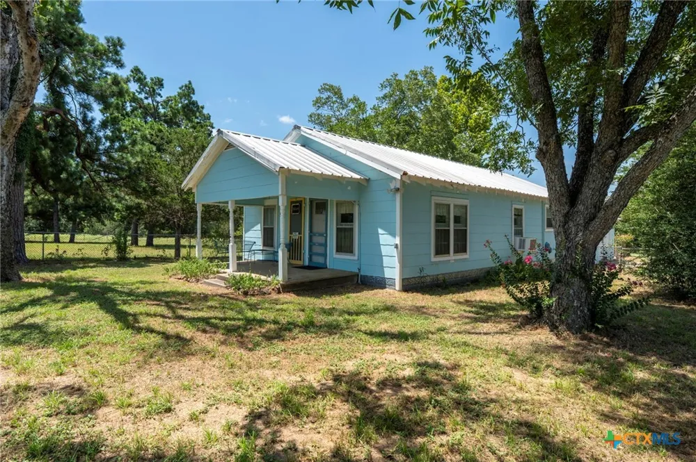 522 County Road 329 Milano, TX 76556