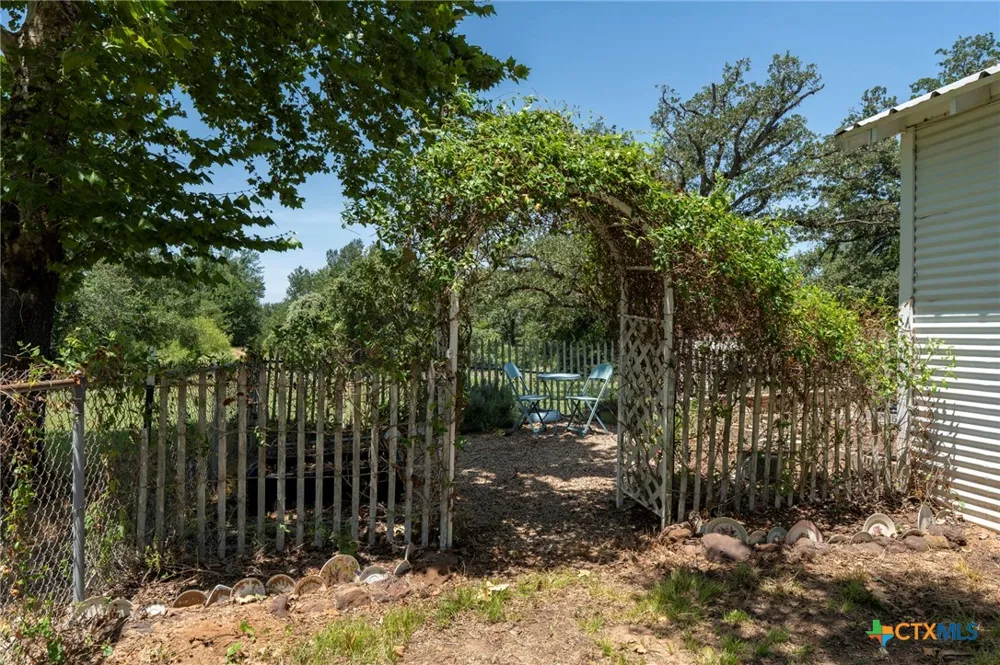 522 County Road 329 Milano, TX 76556