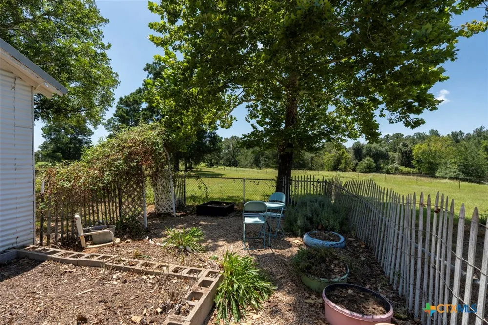 522 County Road 329 Milano, TX 76556