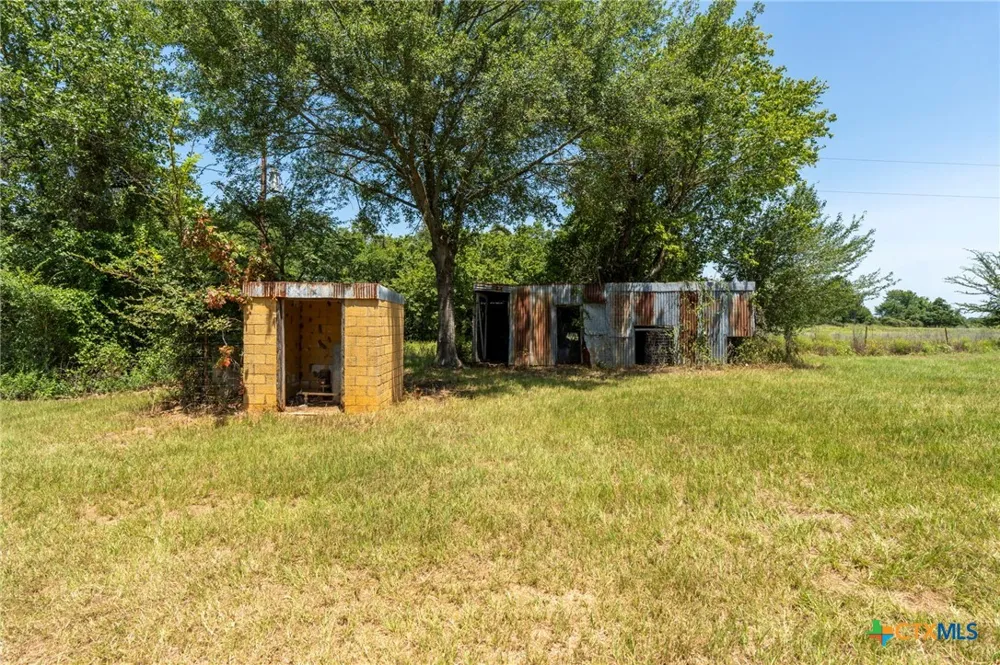 522 County Road 329 Milano, TX 76556