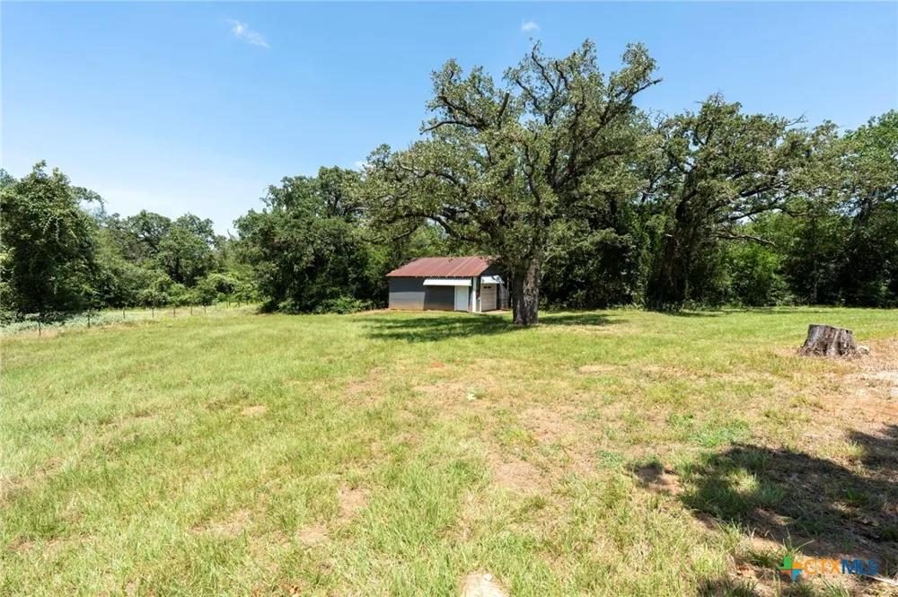 522 County Road 329 Milano, TX 76556