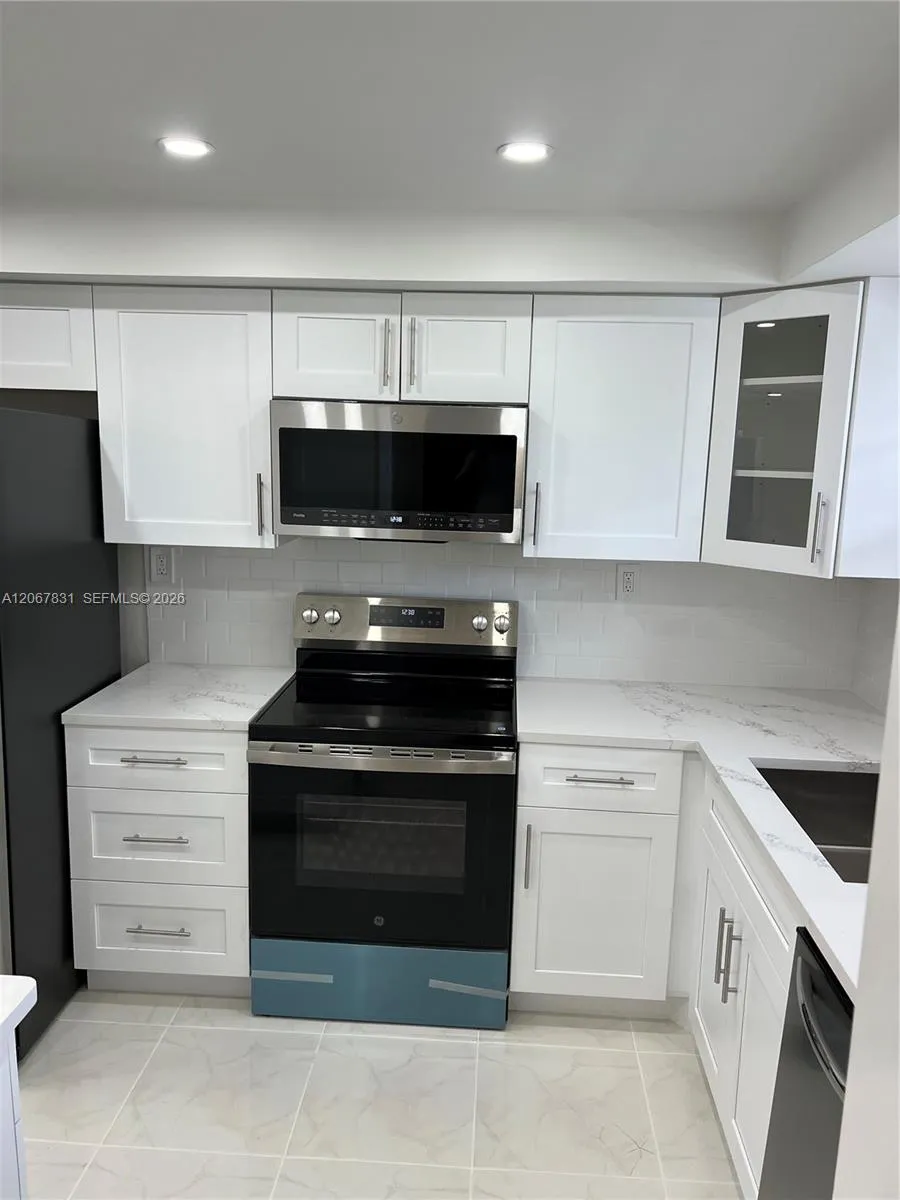 5900 NW 44th St #405 Lauderhill, FL 33319