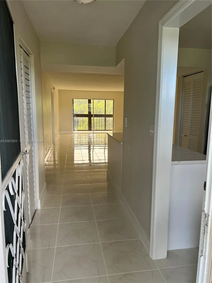 5900 NW 44th St #405 Lauderhill, FL 33319