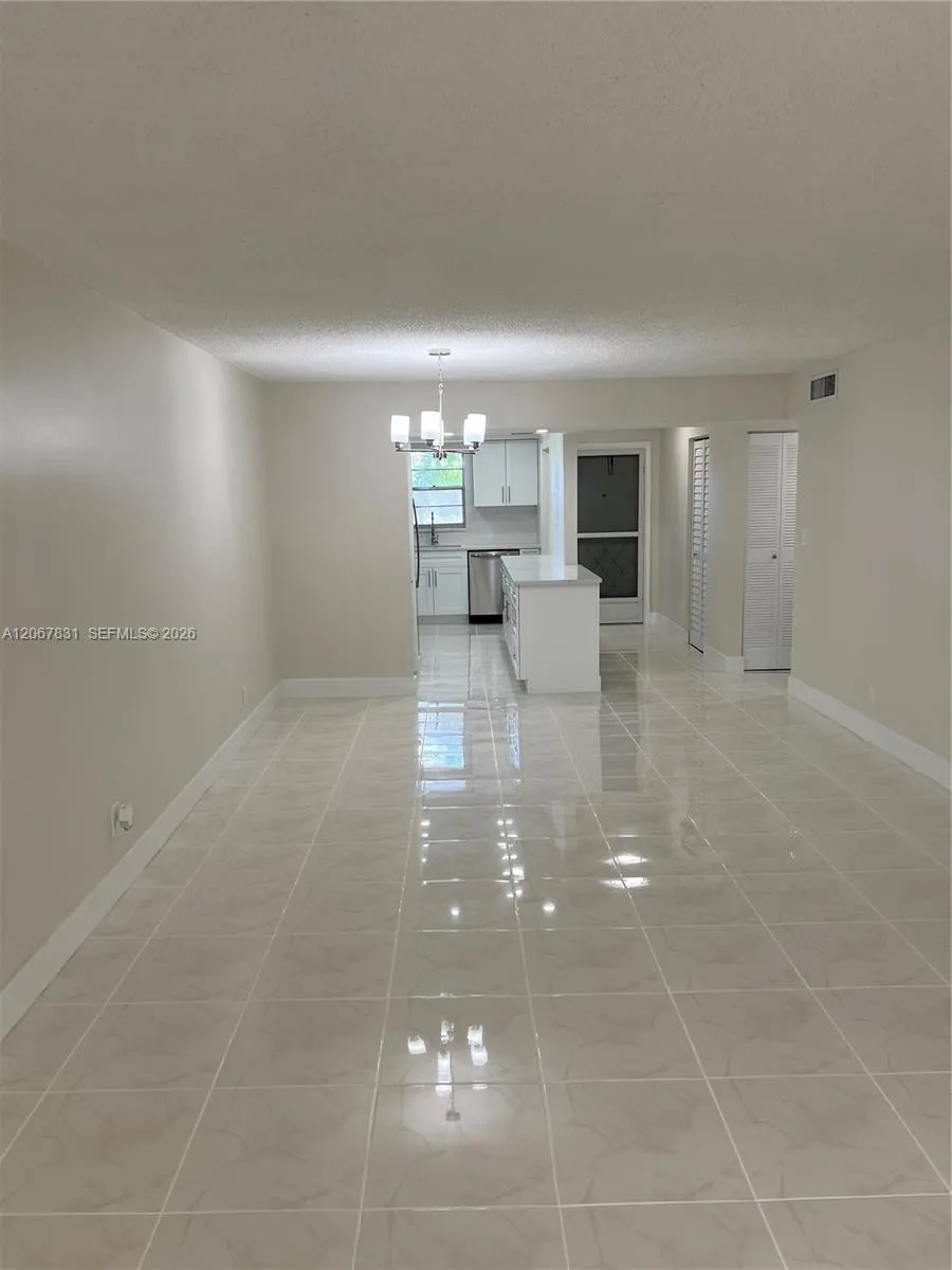 5900 NW 44th St #405 Lauderhill, FL 33319