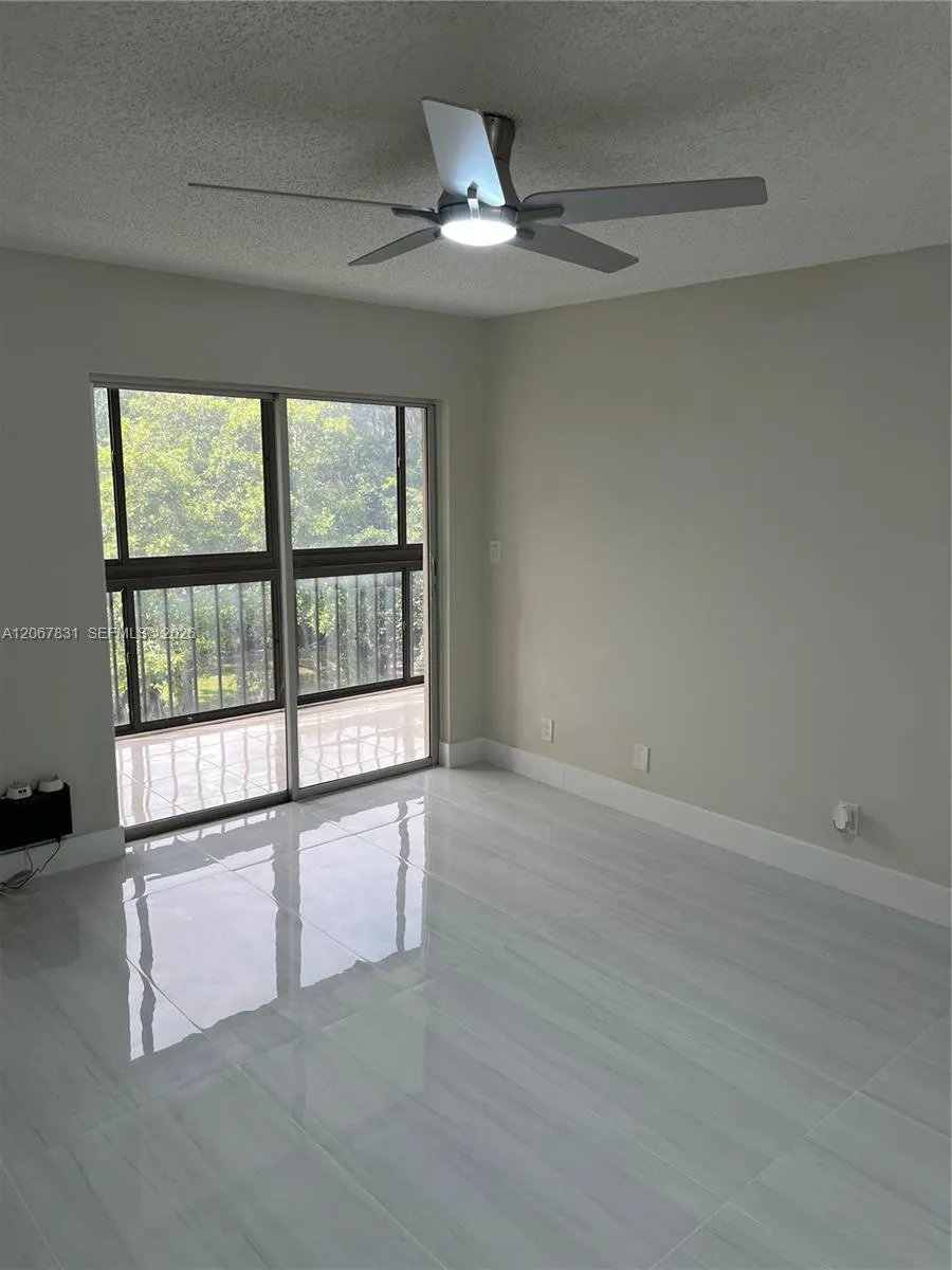 5900 NW 44th St #405 Lauderhill, FL 33319