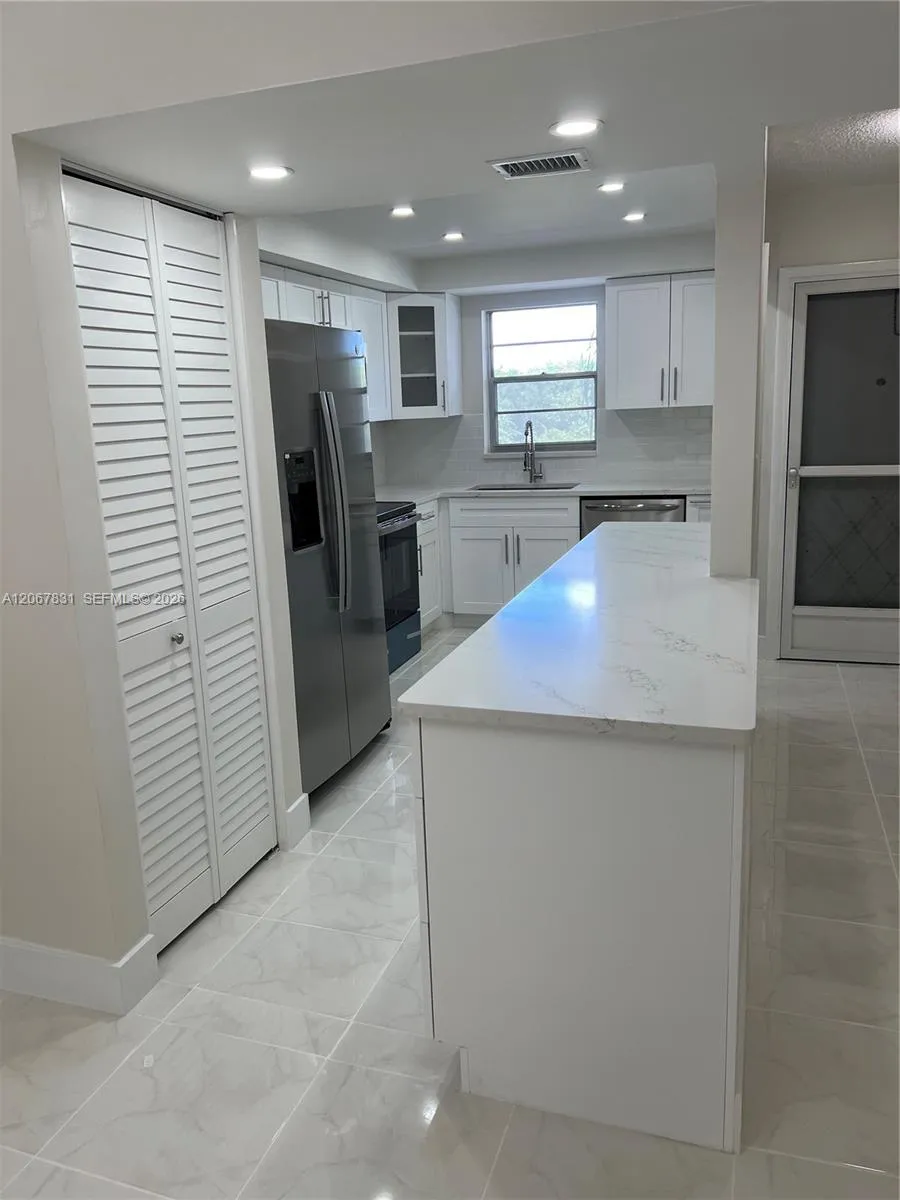 5900 NW 44th St #405 Lauderhill, FL 33319